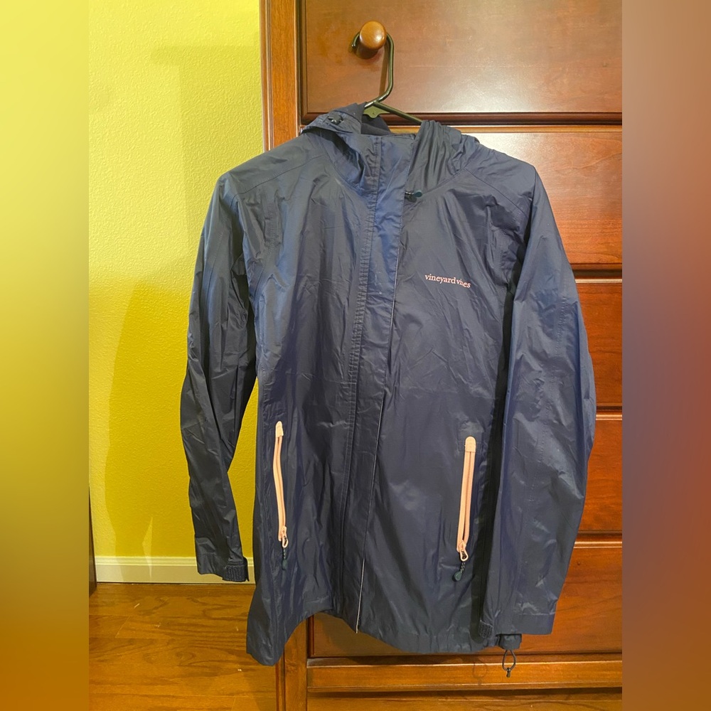 Vineyard vines rain jacket